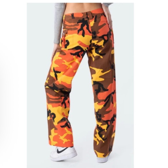 Vibrant Camouflage Cargo Pants - Picture 2 of 3